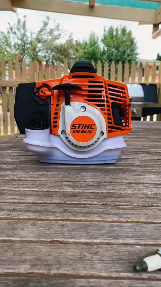 🔧🌿 No days off for the team at @gmm_canberra! Keeping tools in top shape is just as important as maintaining the garden itself.

Great gear. Great gardens. 👊

#STIHLAustralia #GardenCare #STIHLFans